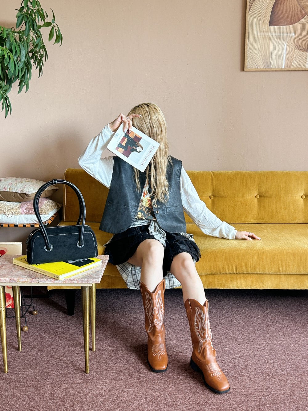 <SL1243604> suede shoulder bag
