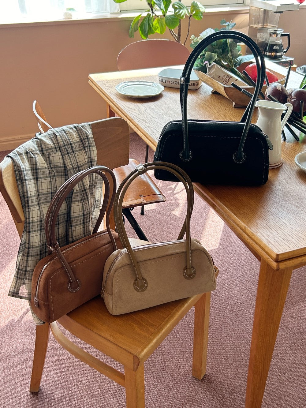<SL1243604> suede shoulder bag