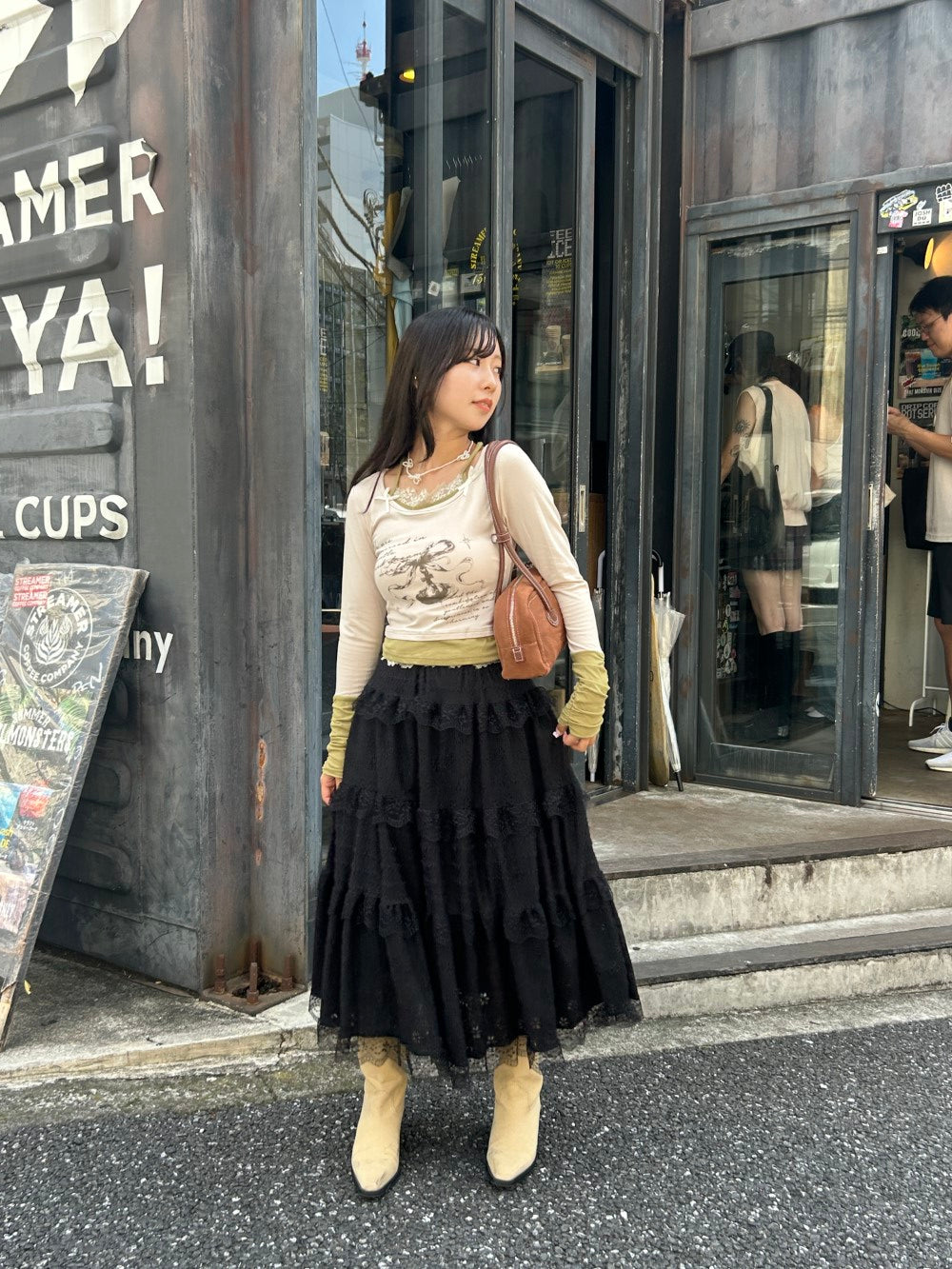 <SL1243604> suede shoulder bag