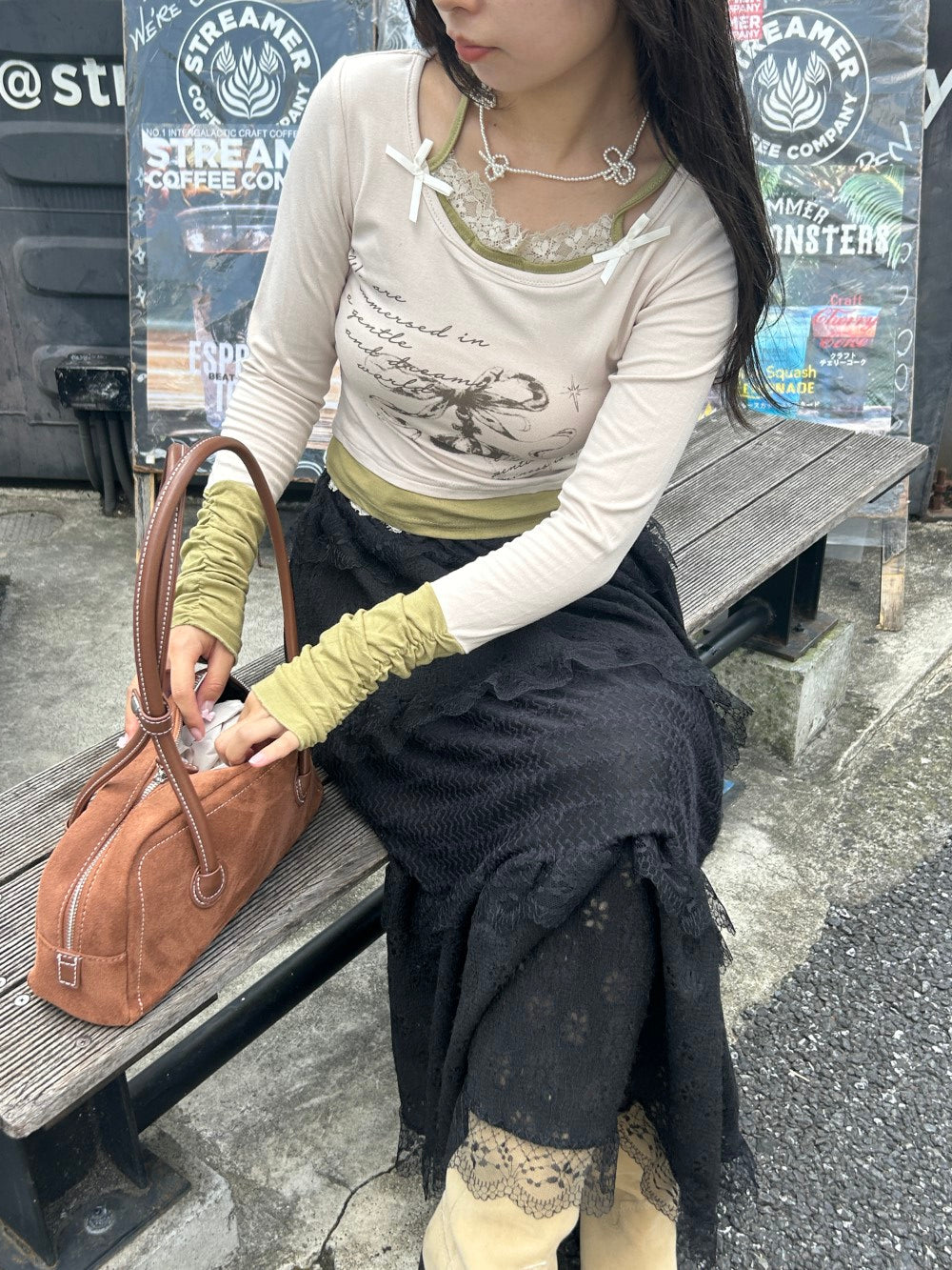 <SL1243604> suede shoulder bag