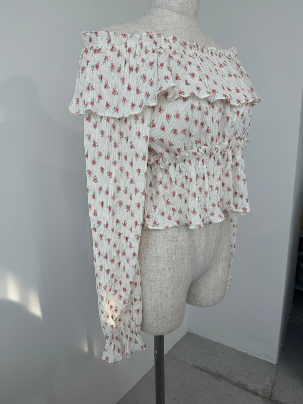 ※ラスト1点!!<SL2243651> volume flower blouse