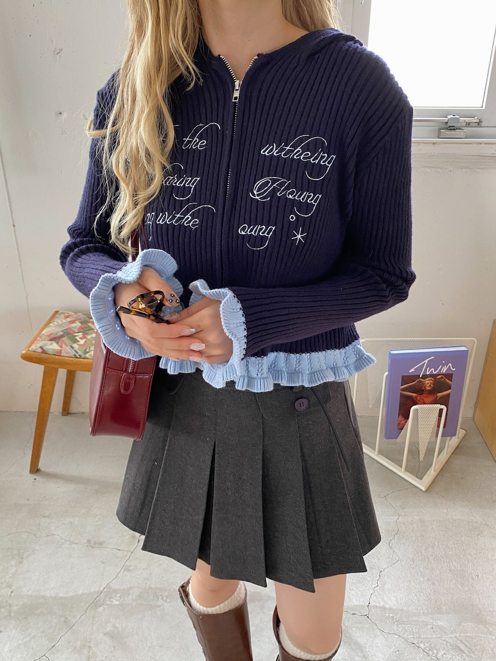 <SL2244635> フリルヘムレディライクフーディーカーディガン