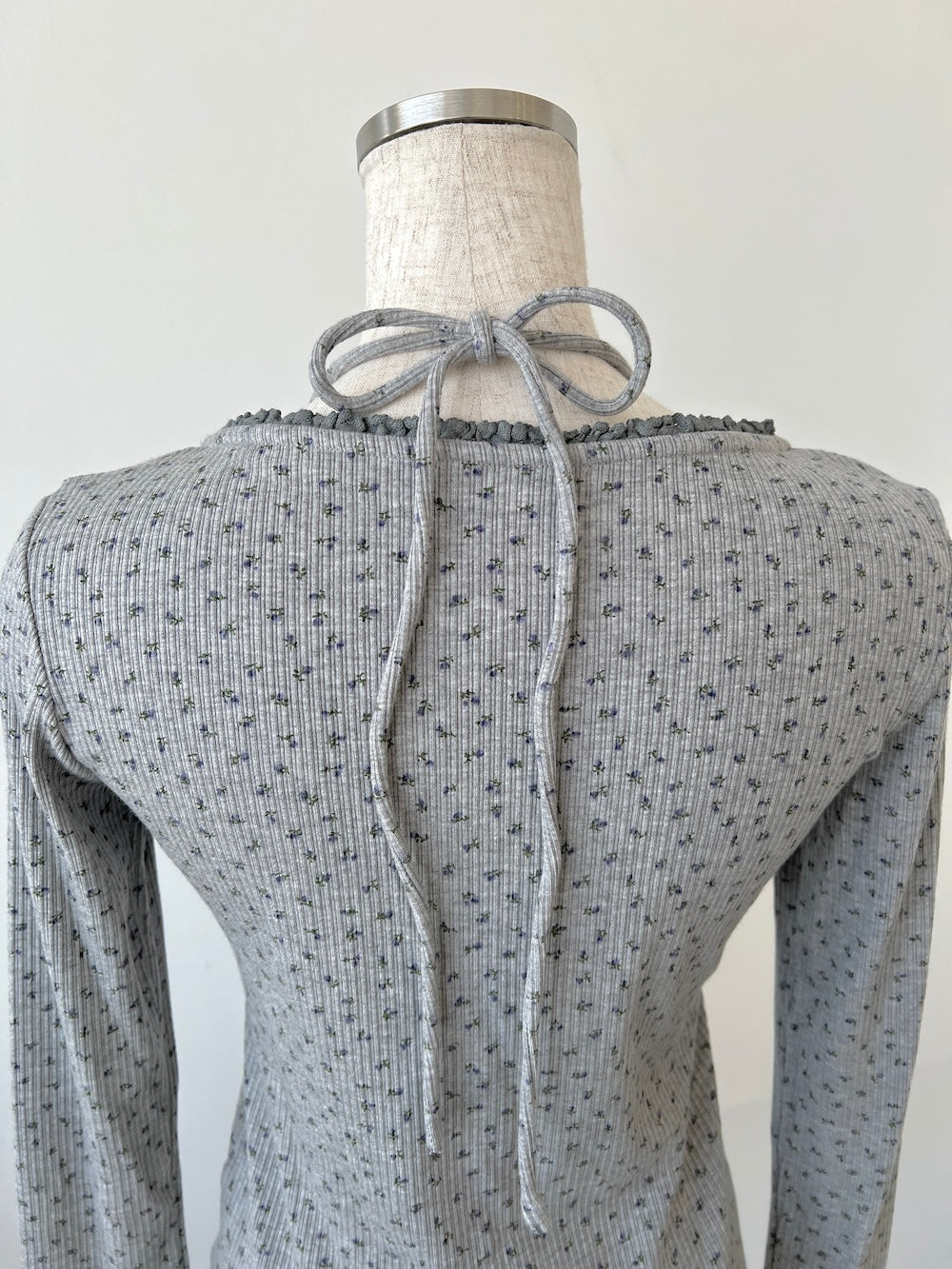 <SL2244661> 小花柄ワッフルラウンドネックトップス