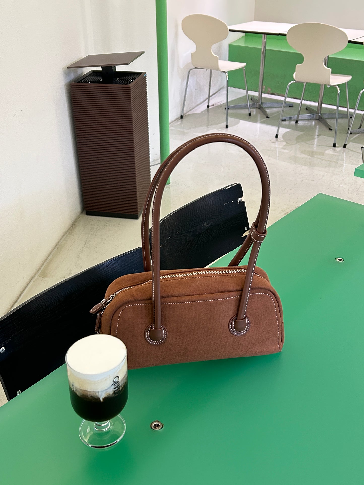 <SL1243604> suede shoulder bag