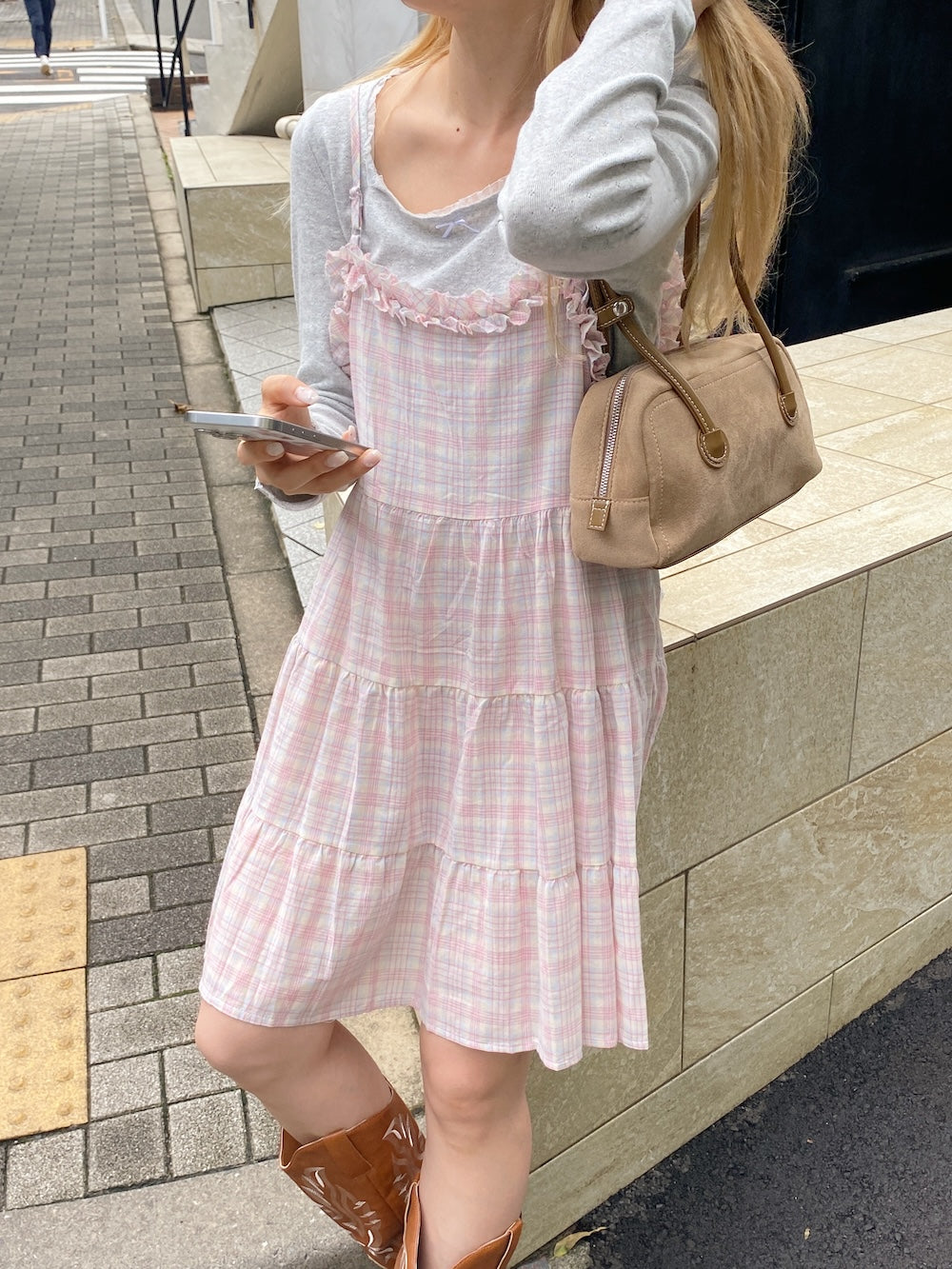 <SL2243675> ribbon point tops