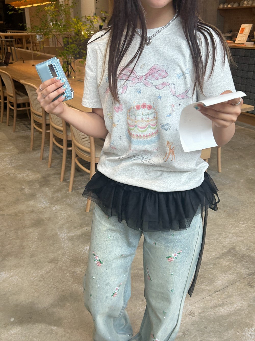 <SL2242621> vintage ribbon cake tee