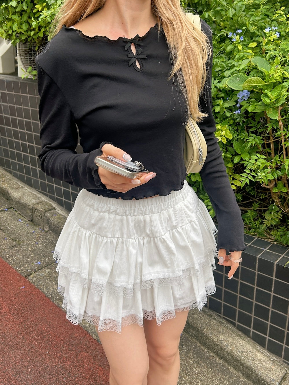 <SL2243679> 2WAYメロウフリルトップス