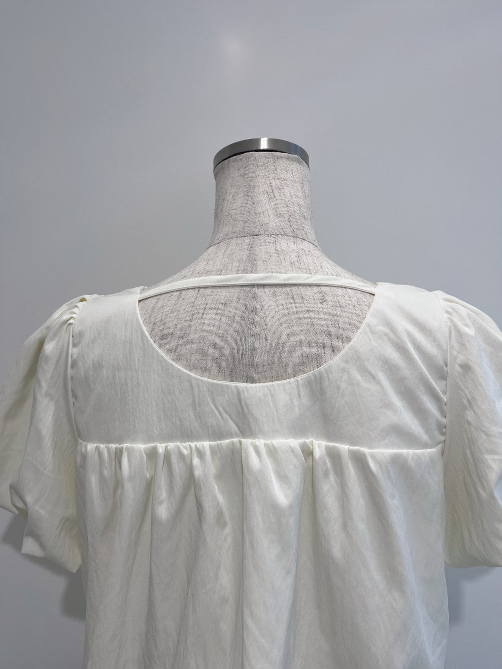 ※ラスト1点! <SL2242627> バルーンシンプルブラウス