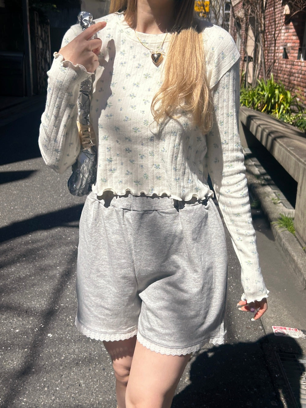 <SL2241628> flower mellow long tee