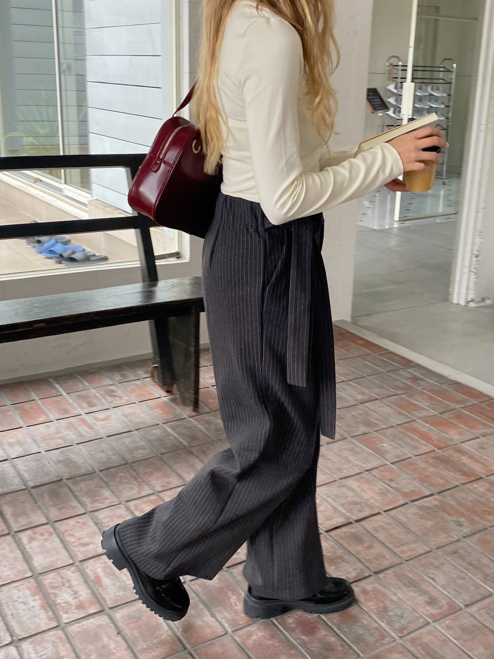<SL2244667> レースタイ付きギャザーガールズトップス