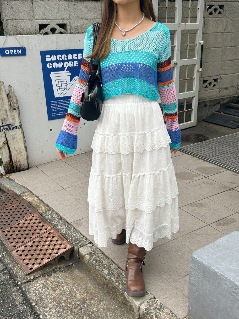 <SL2243618> マルチメッシュクロップドトップス