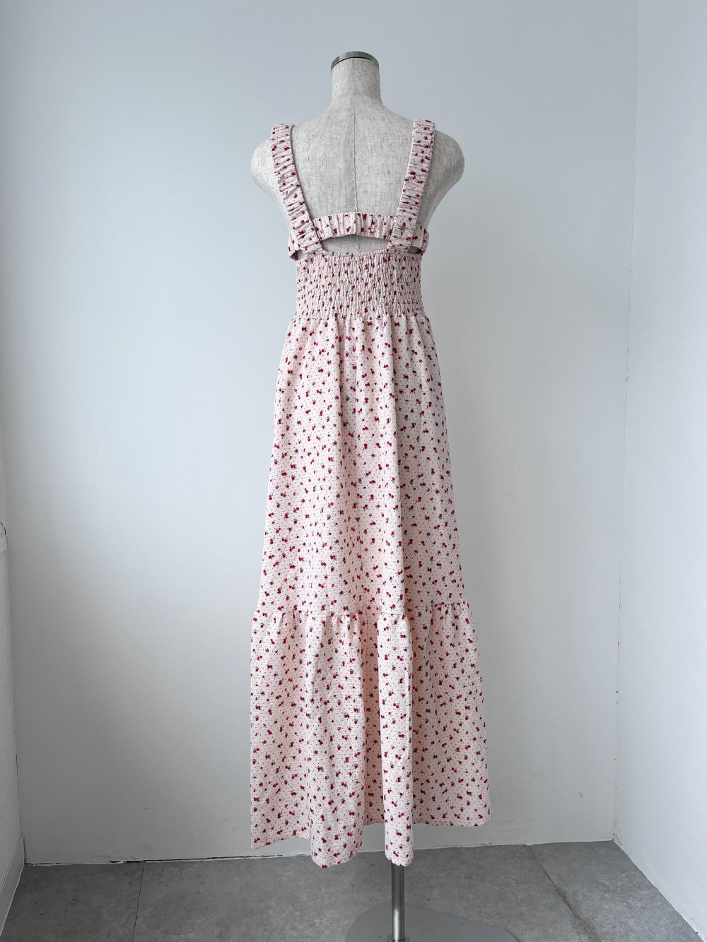 <SL2242658> 小花柄シャーリングロングワンピース
