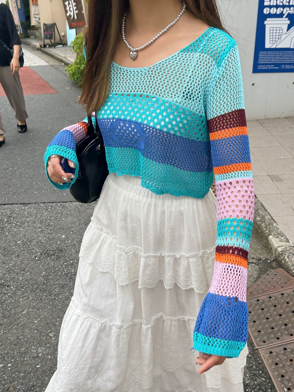 <SL2243618> マルチメッシュクロップドトップス