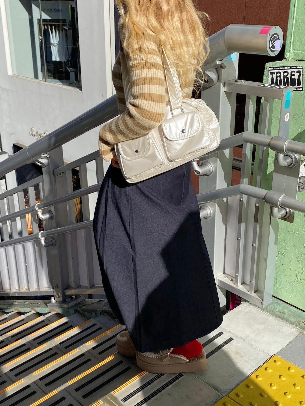 <SL2243684> ベルト付きプリーツミディスカート