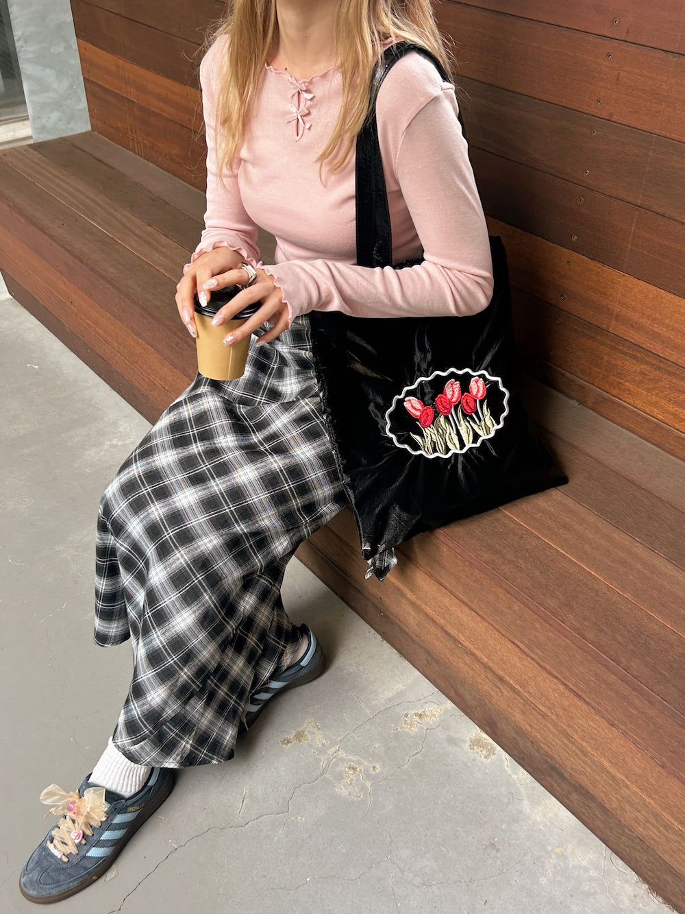 500円オフ!<SL1243603> flower point tote bag