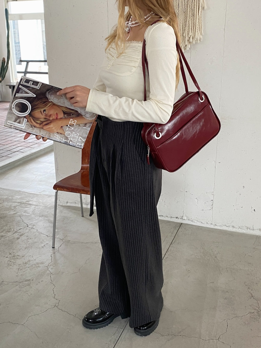 <SL2244667> レースタイ付きギャザーガールズトップス