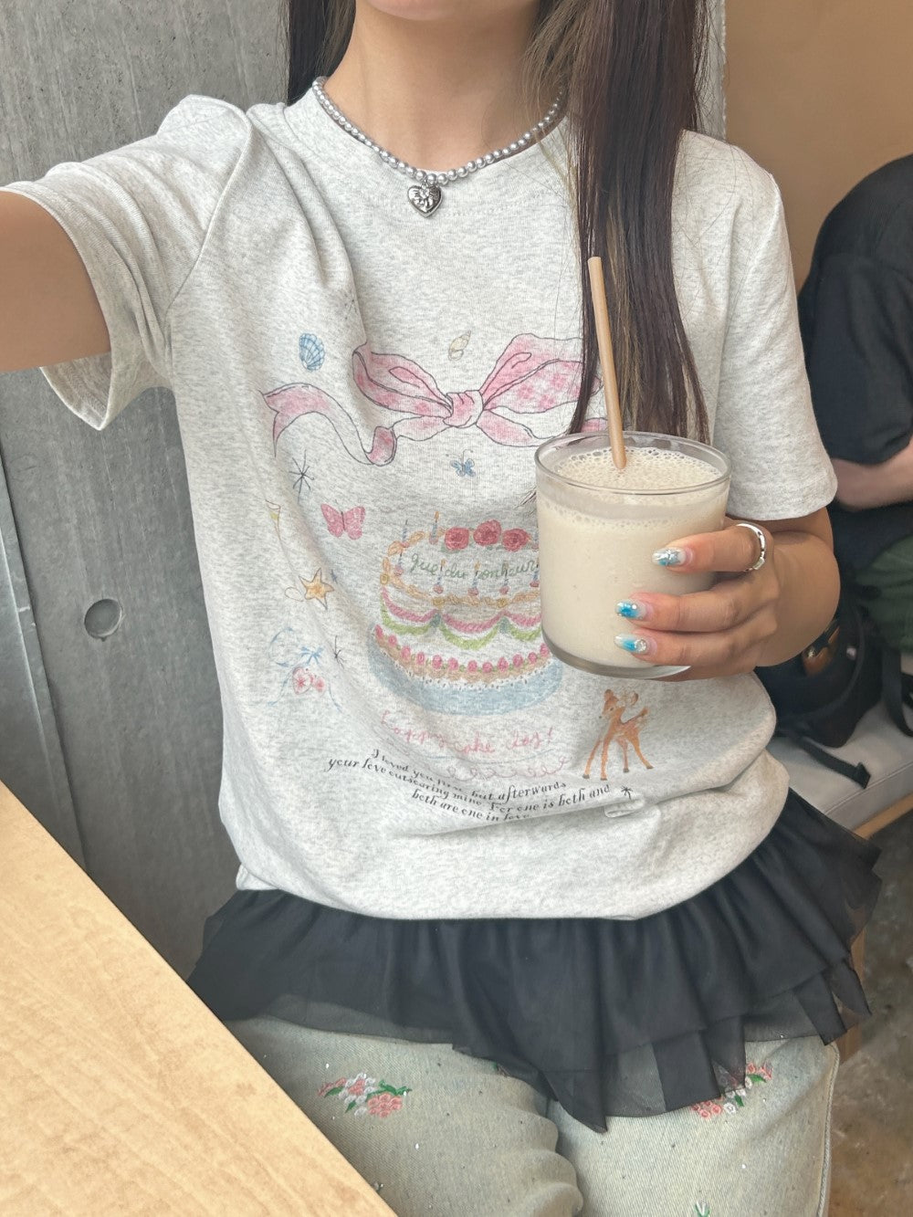 <SL2242621> vintage ribbon cake tee