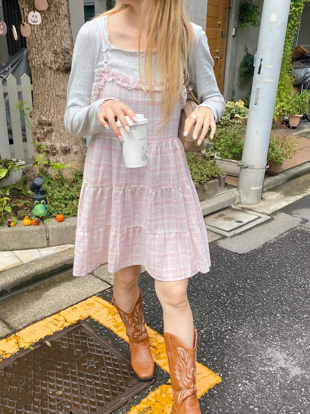 <SL2243675> ribbon point tops