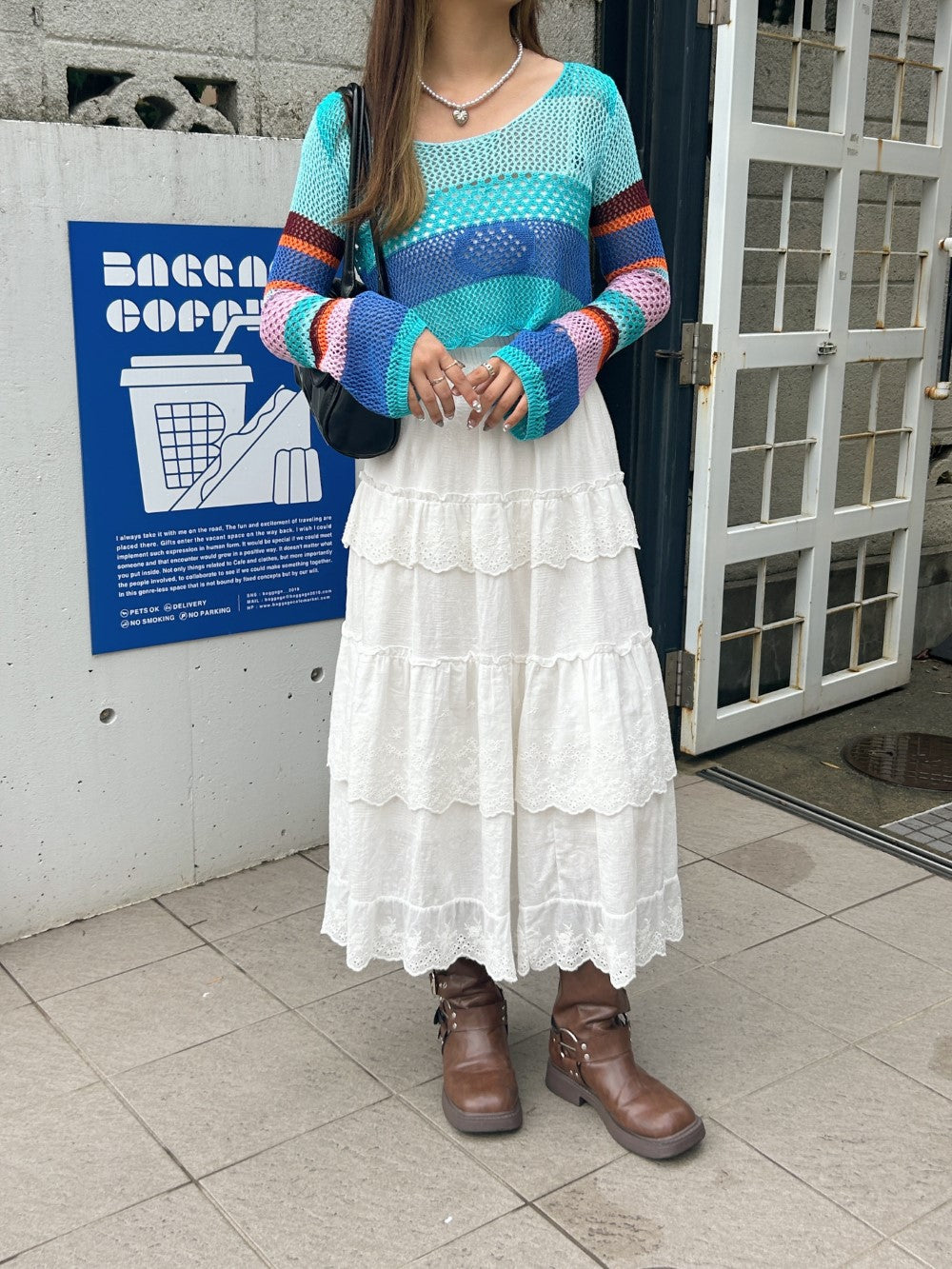 <SL2243618> マルチメッシュクロップドトップス