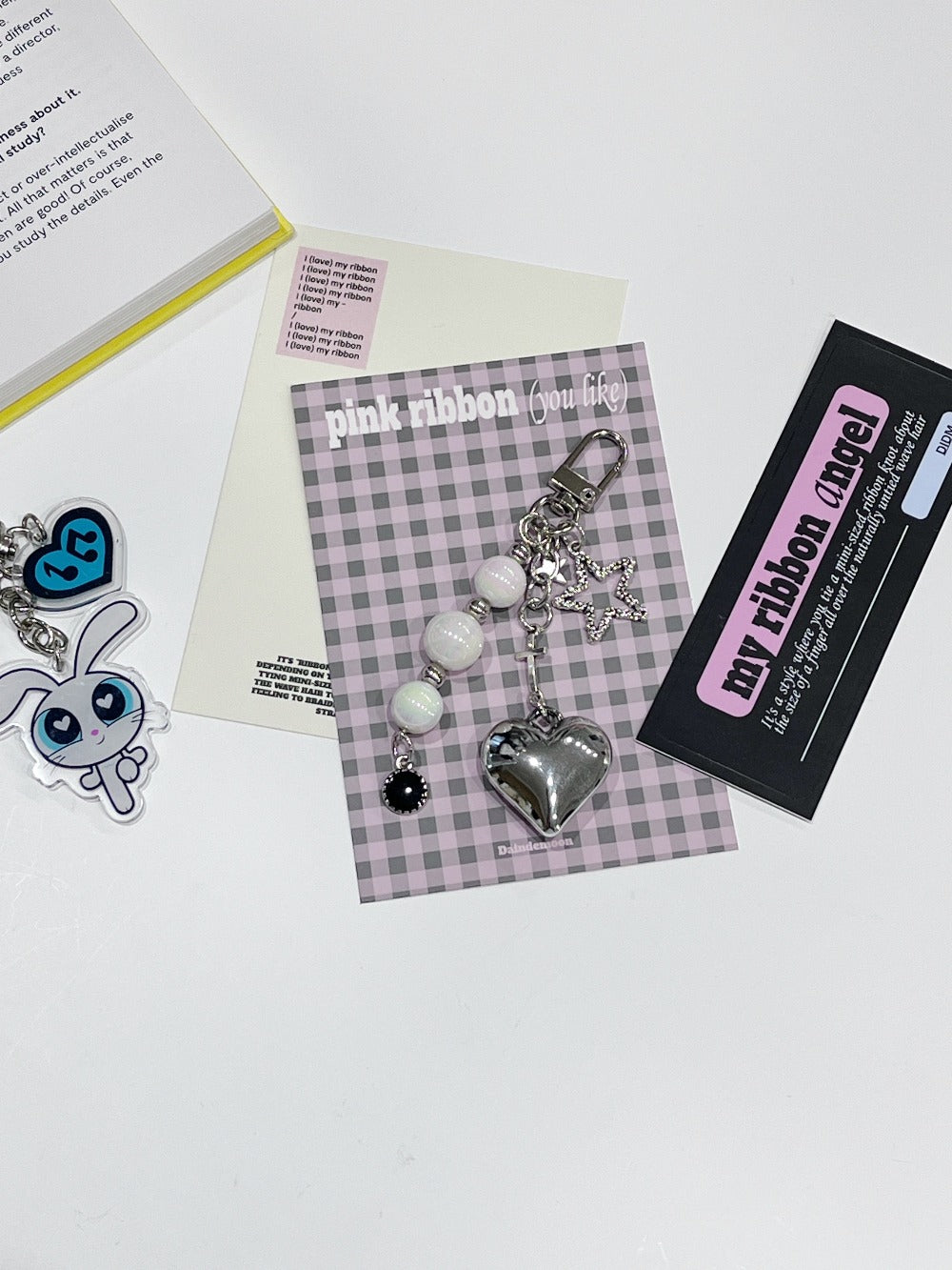 <WO4241616> 3連ミニチャーム