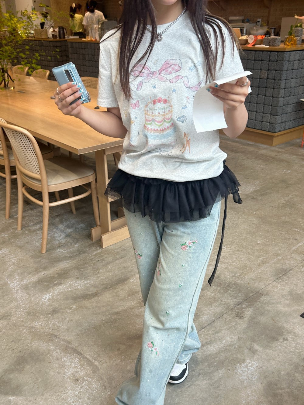 <SL2242621> vintage ribbon cake tee