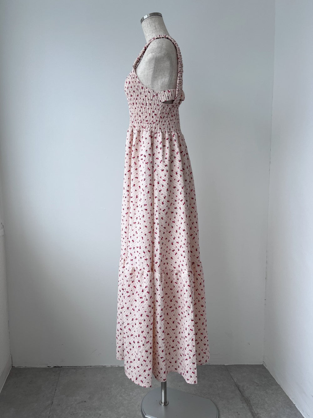<SL2242658> 小花柄シャーリングロングワンピース