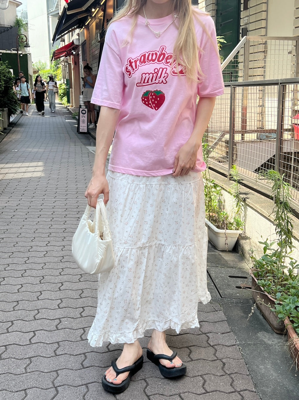 <SL2242645> fancy flower skirt