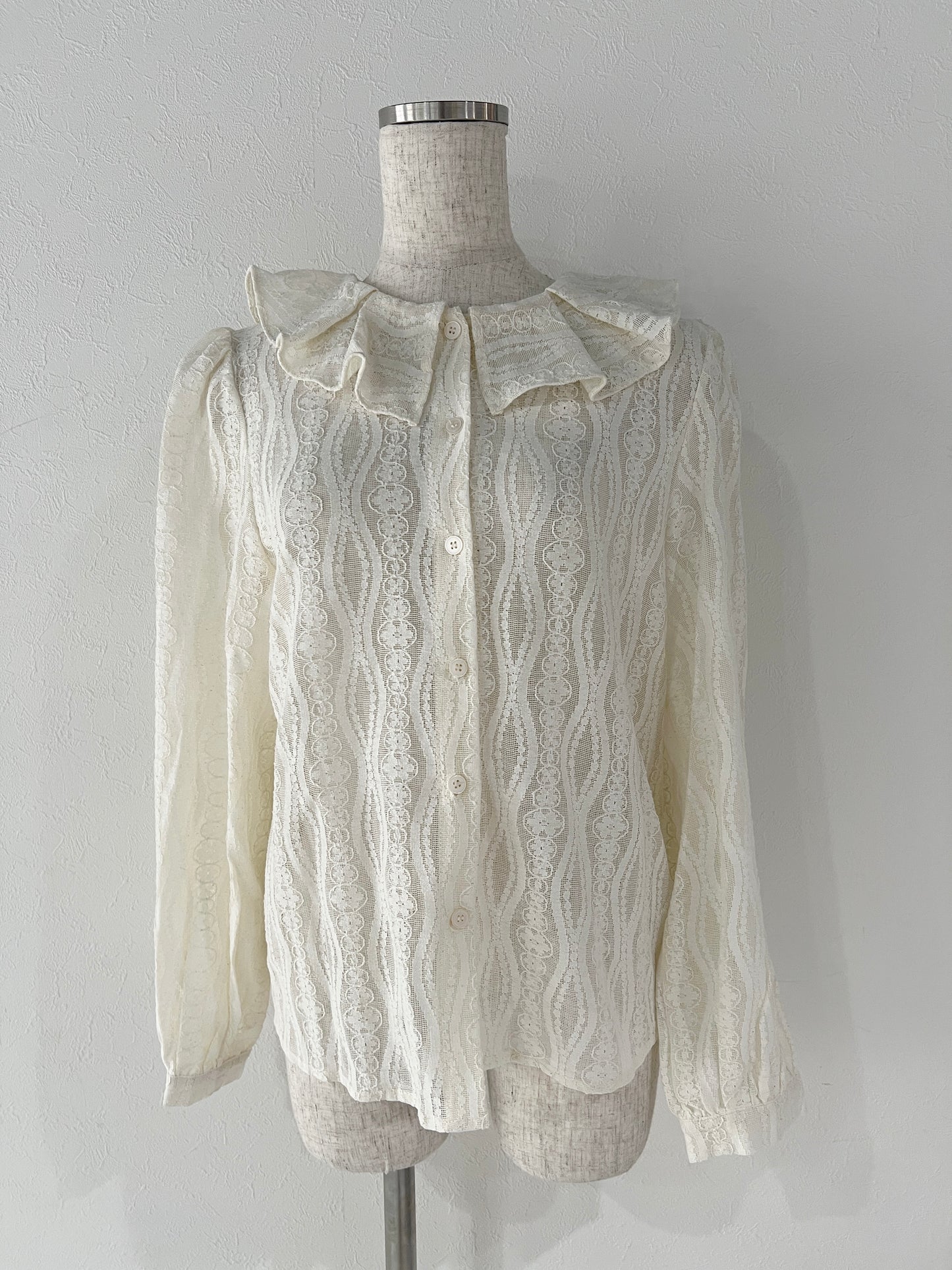 <SL2234639> vintage like frill blouse