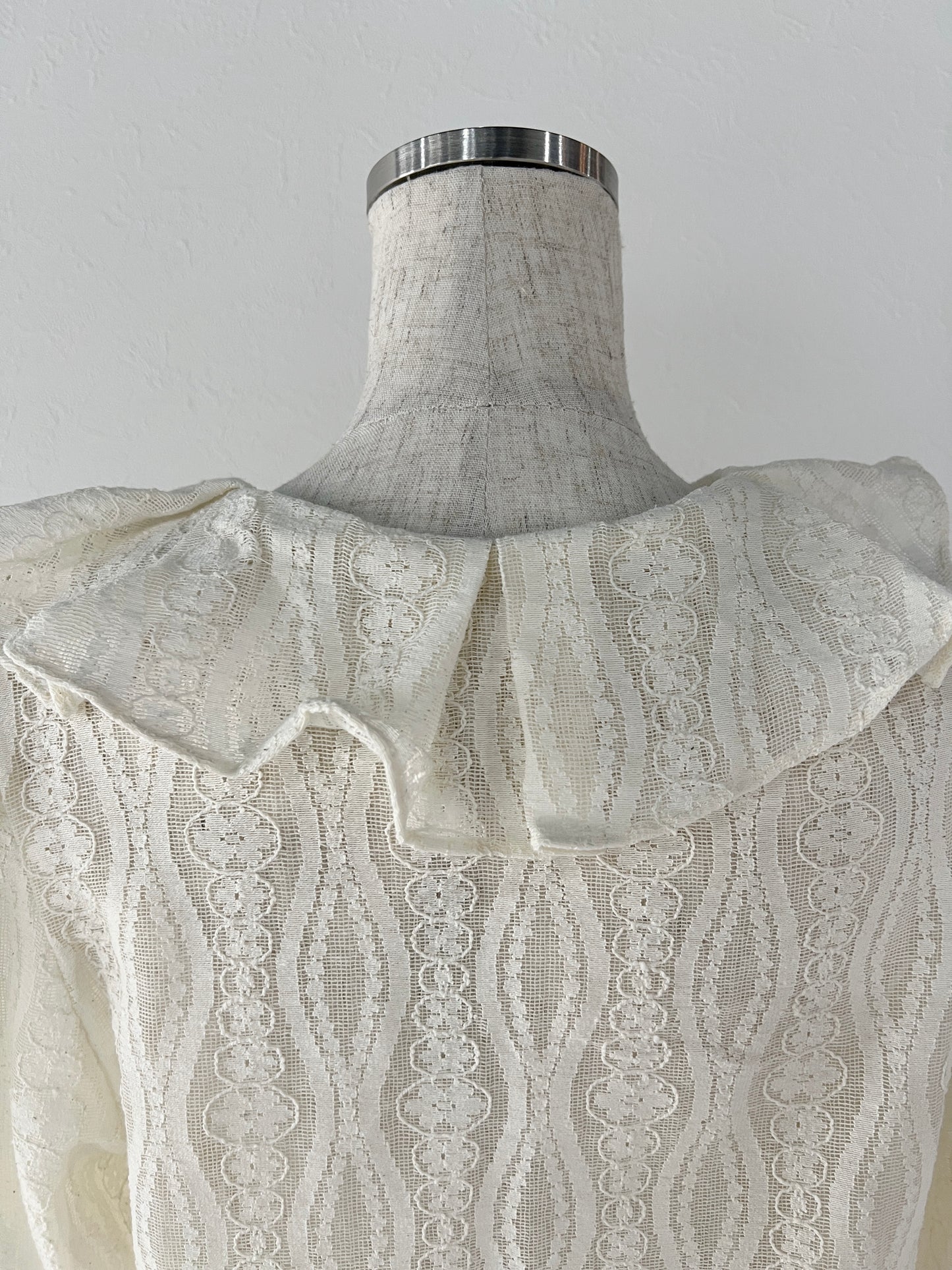 <SL2234639> vintage like frill blouse