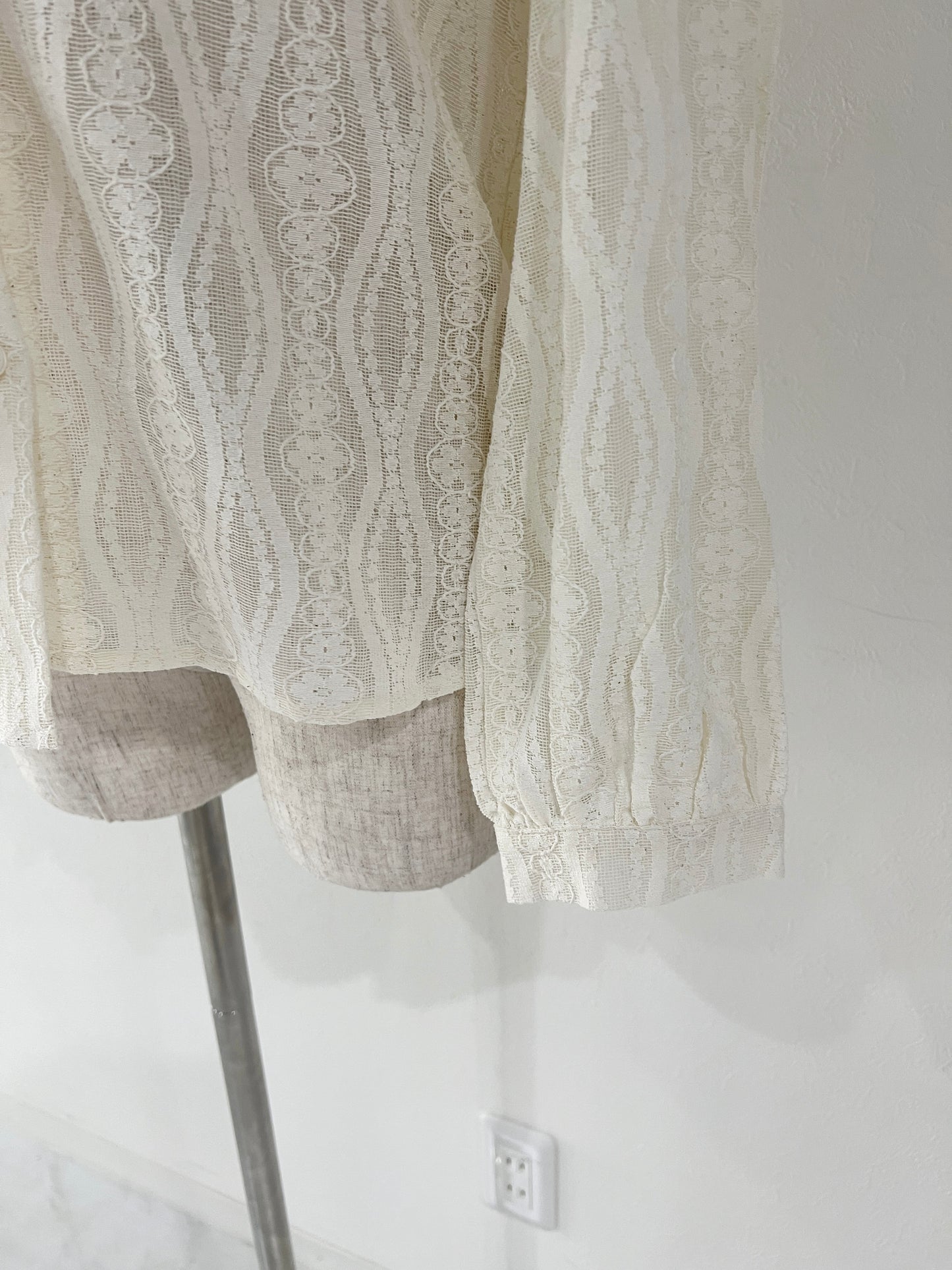 <SL2234639> vintage like frill blouse
