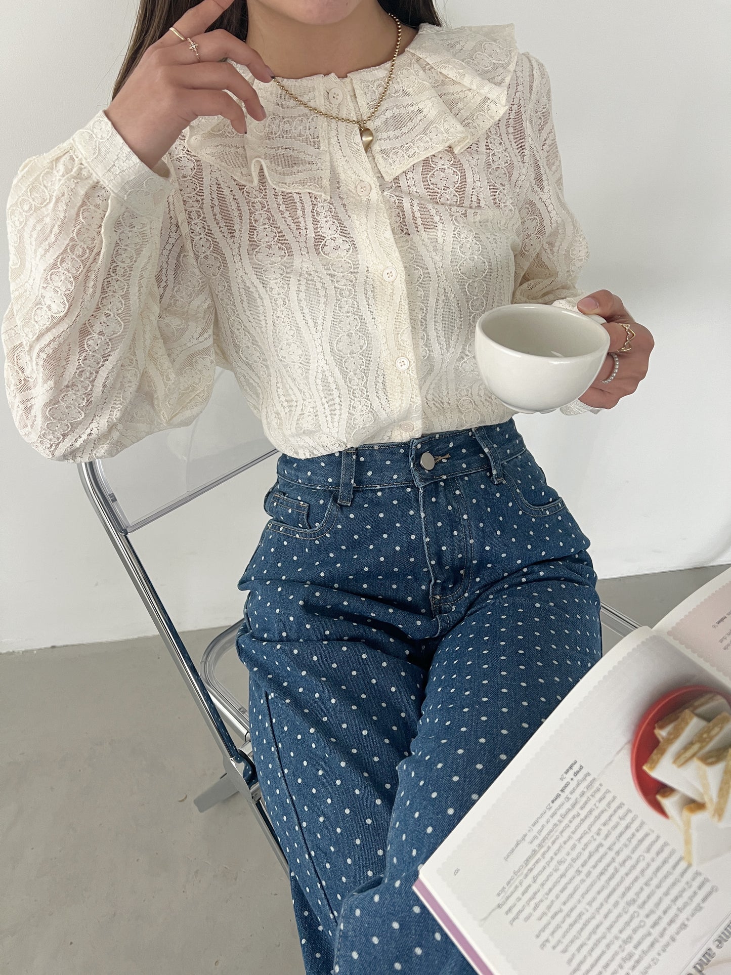 <SL2234639> vintage like frill blouse