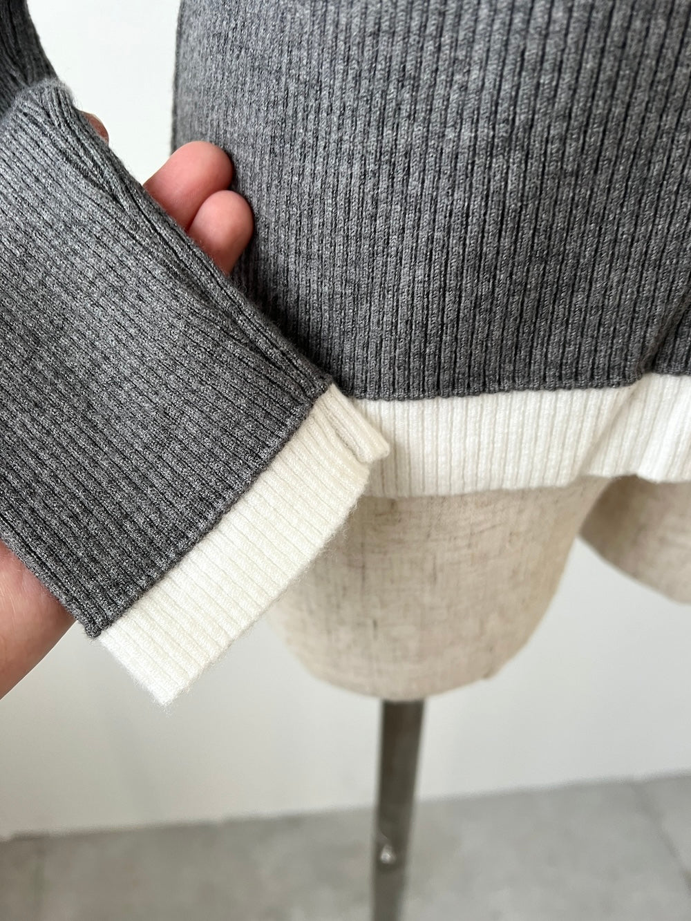 <IN2244704> ボタンレイヤード風トップス