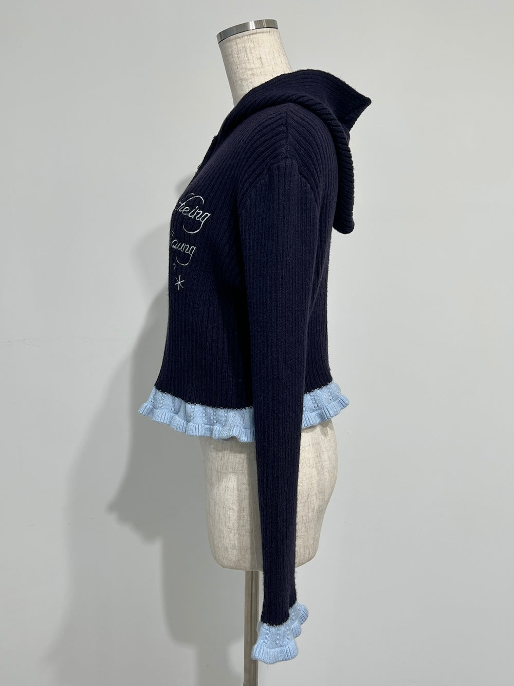 <SL2244635> フリルヘムレディライクフーディーカーディガン
