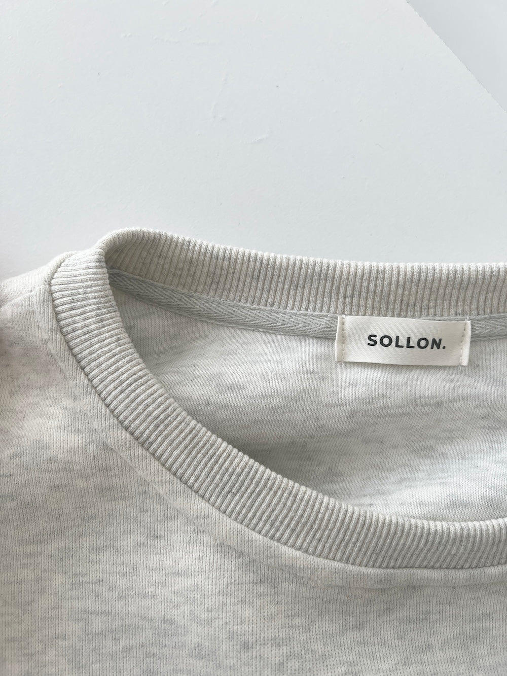<SL2243664> ribbon vintage design sweat