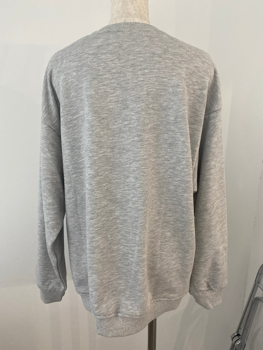 <RN2244006> リボン刺繍スウェット