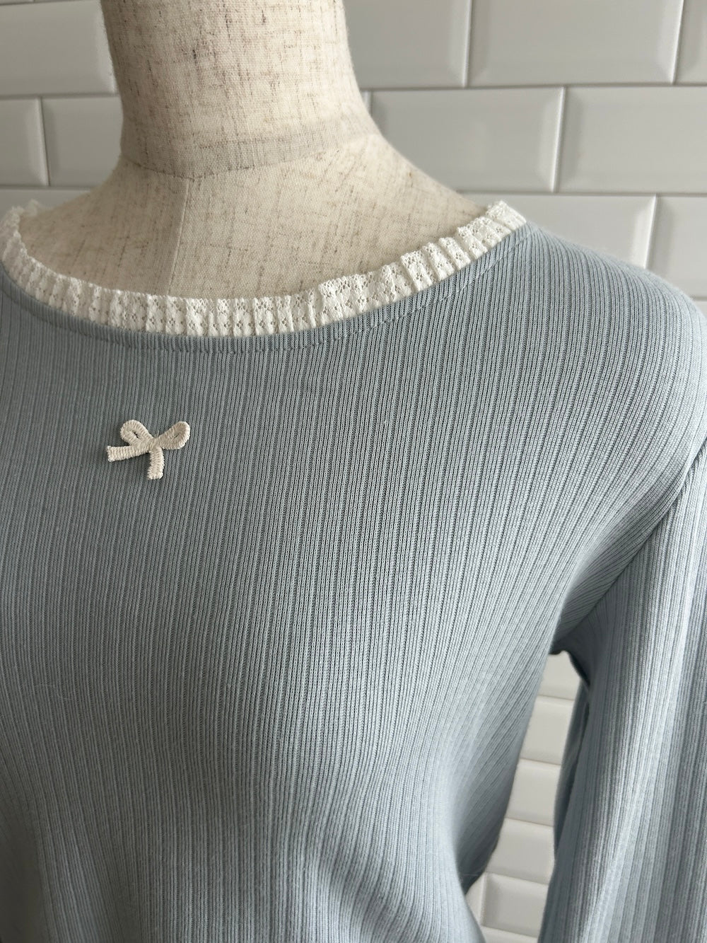 <SL2251658> レースネックシンプルリボントップス