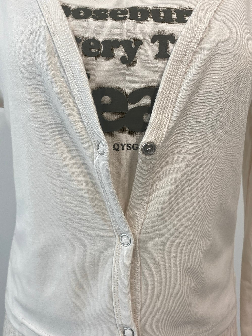 <SL2243652> vintage logo ensemble