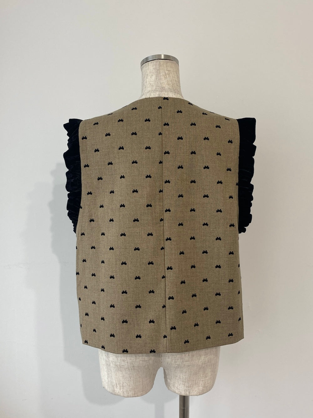 <SL2243665> ribbon dot vintage like vest