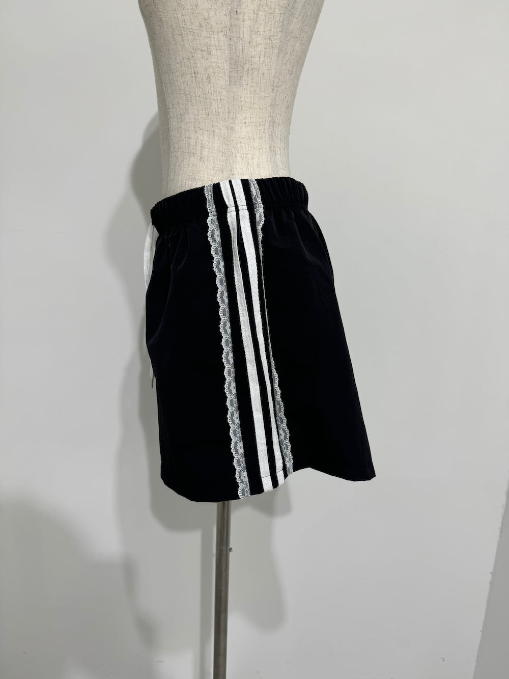 <SL2243635> サイドレースラインパンツ