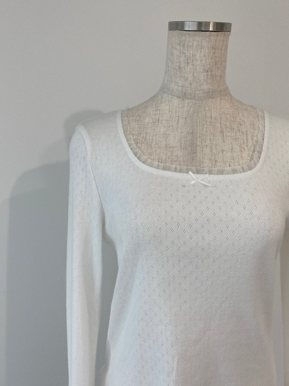 <SL2243675> ribbon point tops