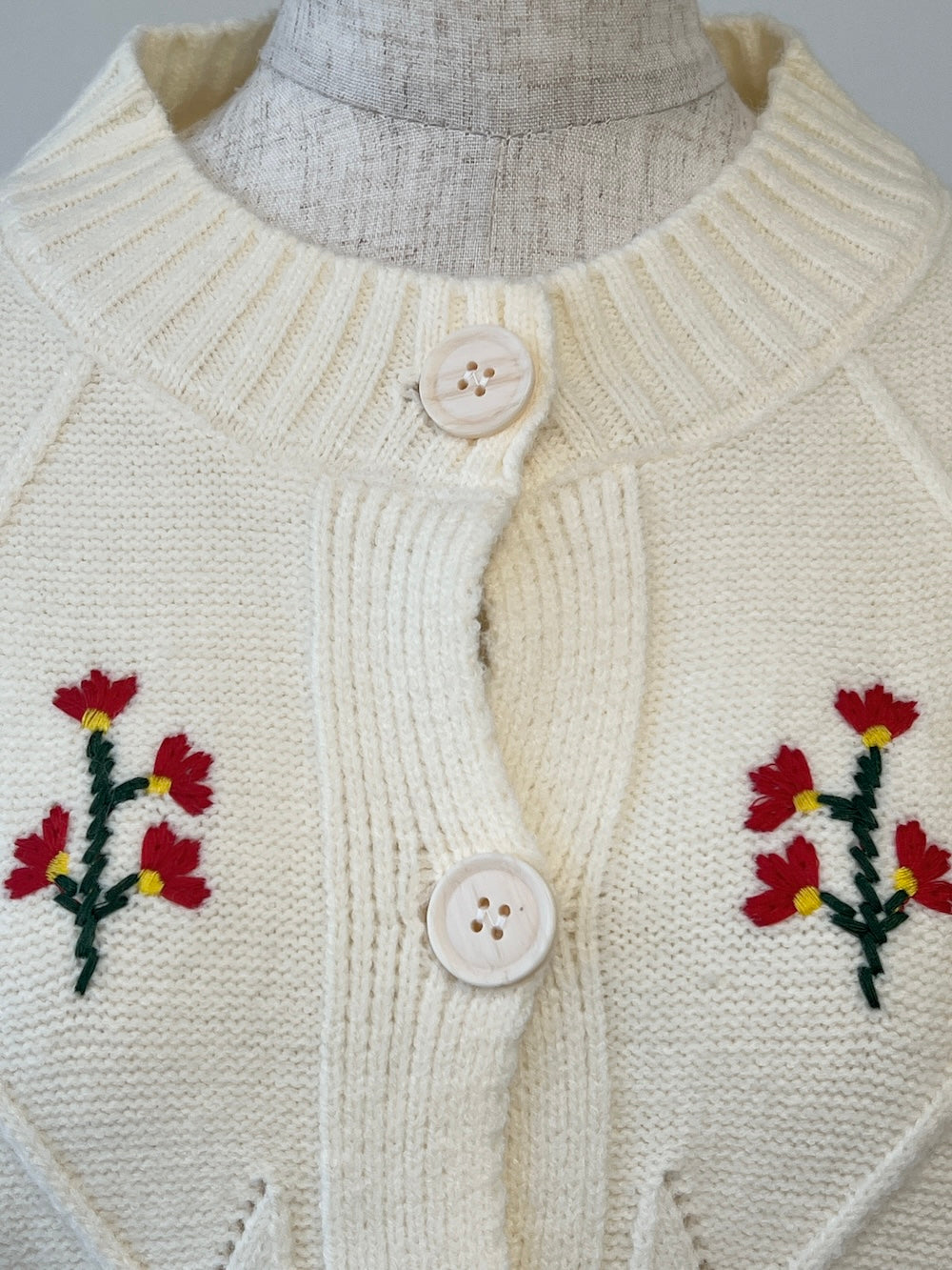 <LI2244107> フラワー刺繍カーディガン