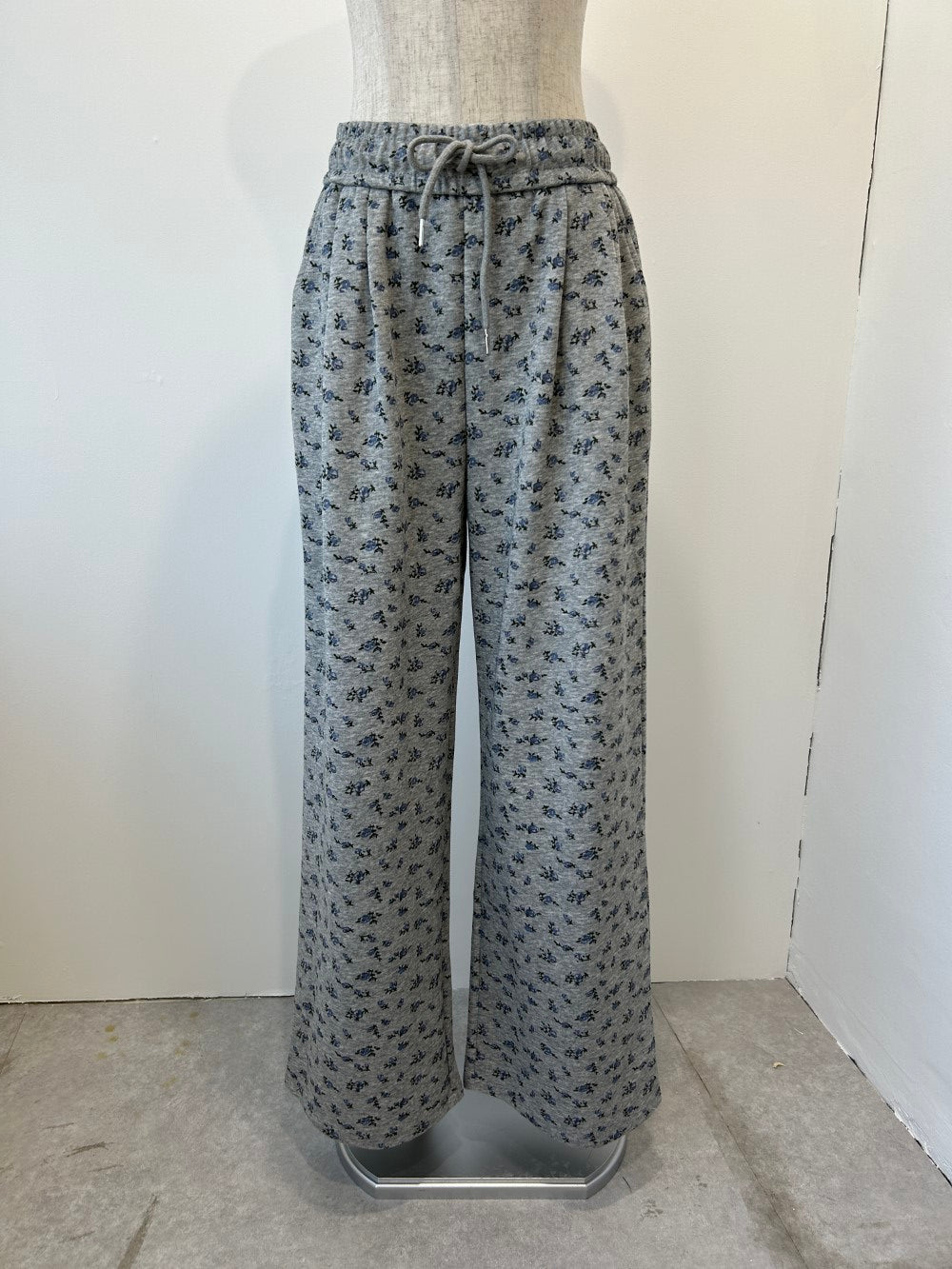 <SL2241655> 小花柄スウェットパンツ