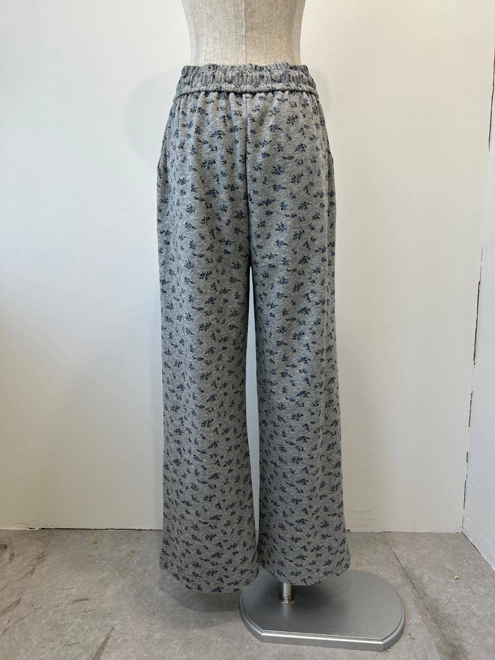 <SL2241655> 小花柄スウェットパンツ
