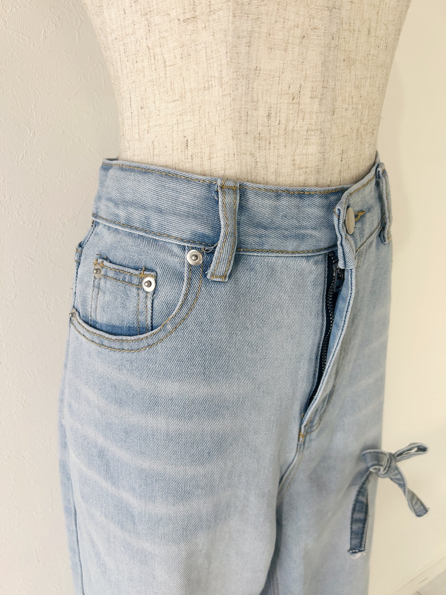 <SL2234658> ribbon point denim