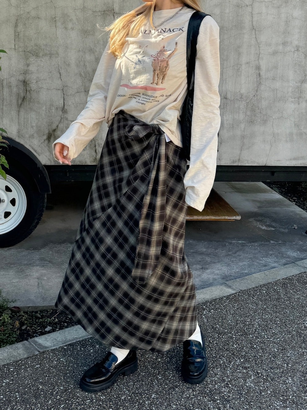 <SL2243680> cat print long tee