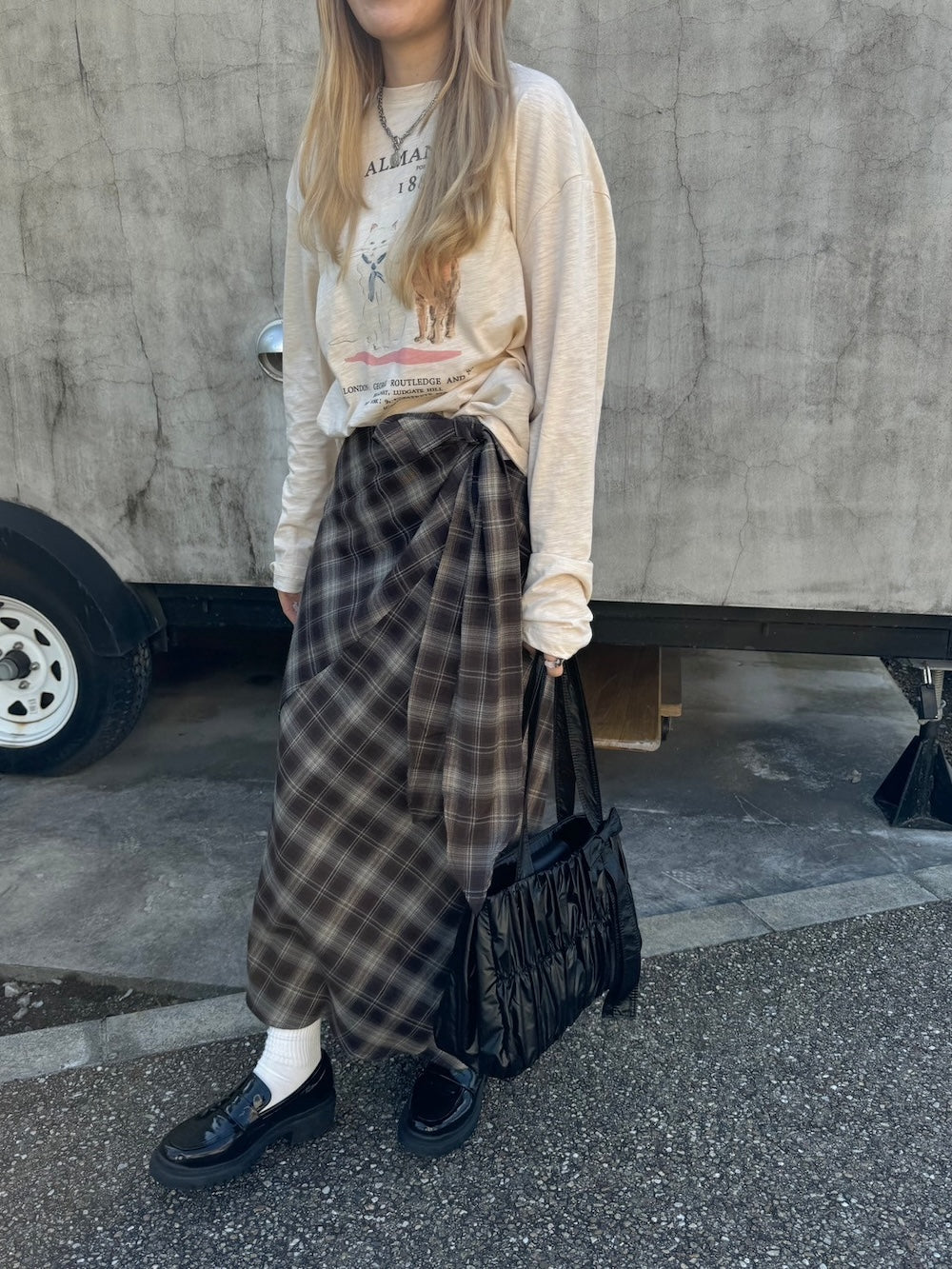 <SL2243680> cat print long tee