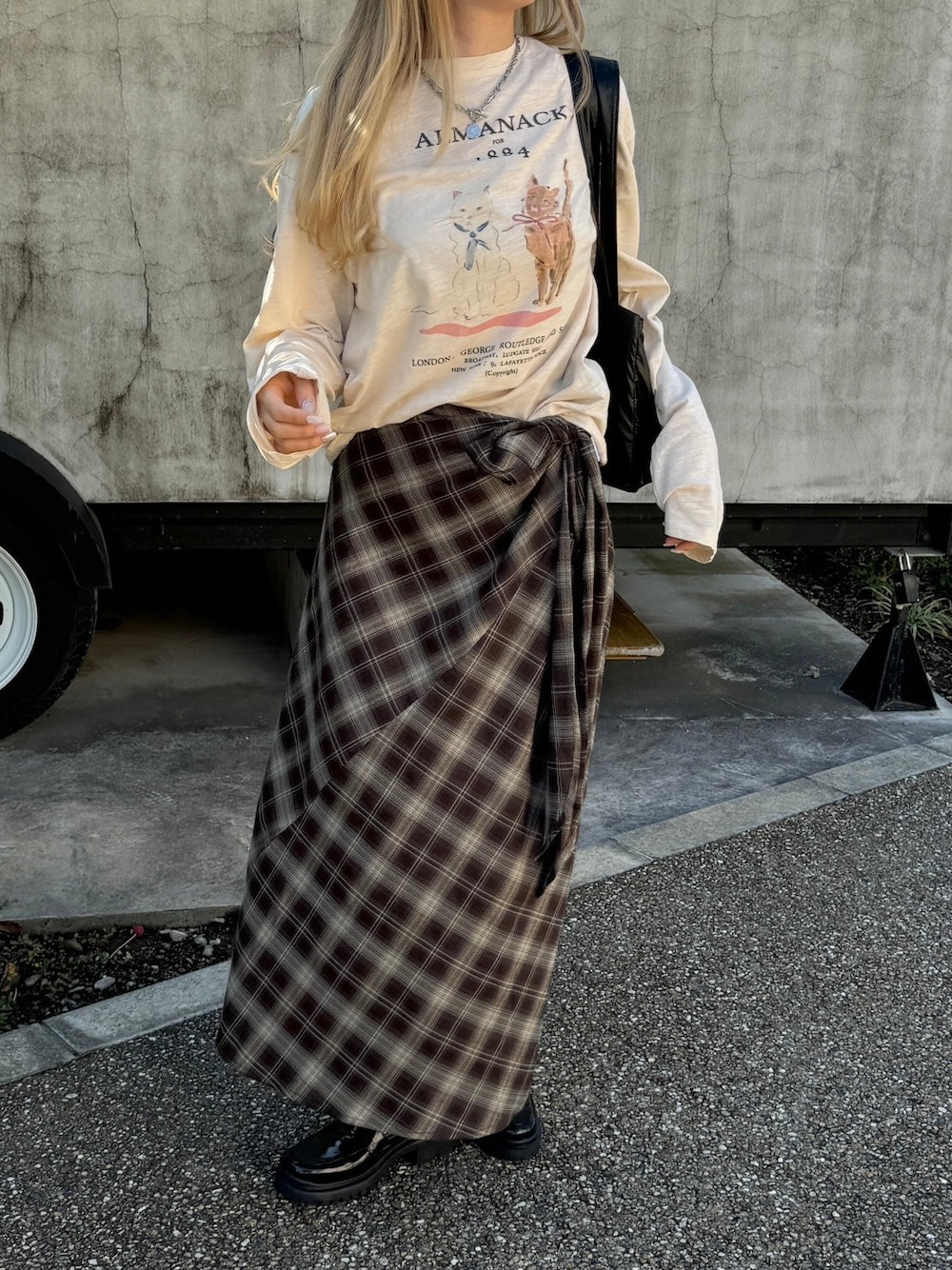 <SL2243680> cat print long tee