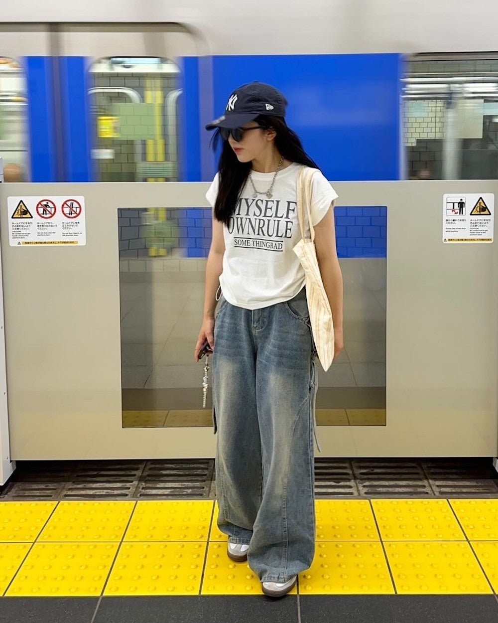 <CH2242808> サイドドロストクロップドTシャツ