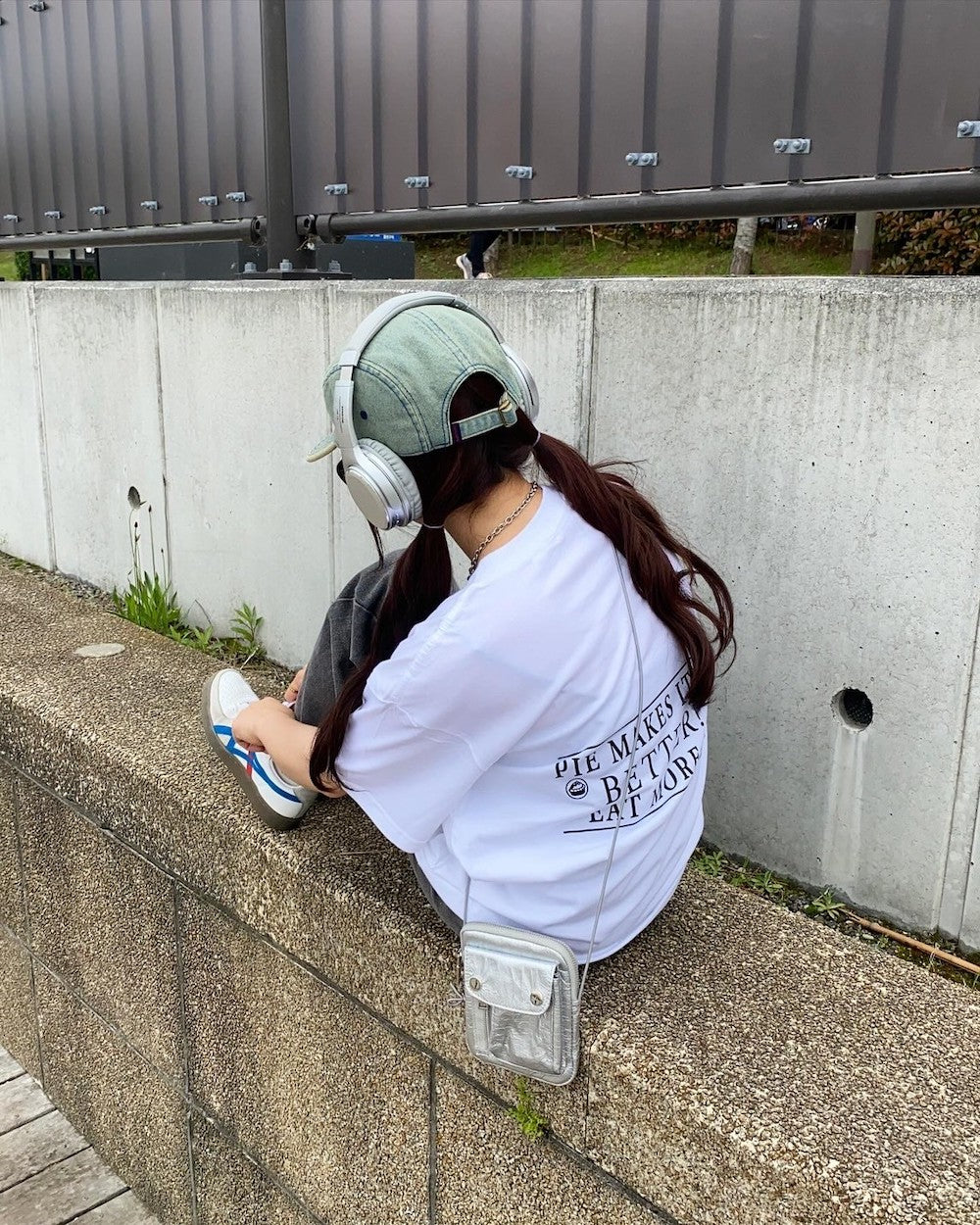 <CH2242805> バックプリントTシャツ