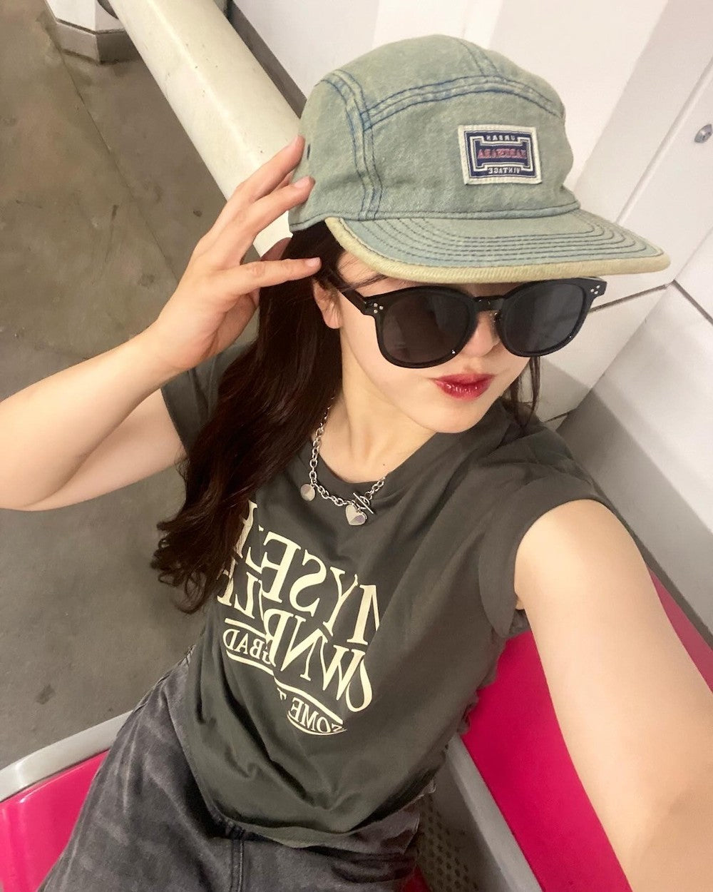 <CH2242808> サイドドロストクロップドTシャツ